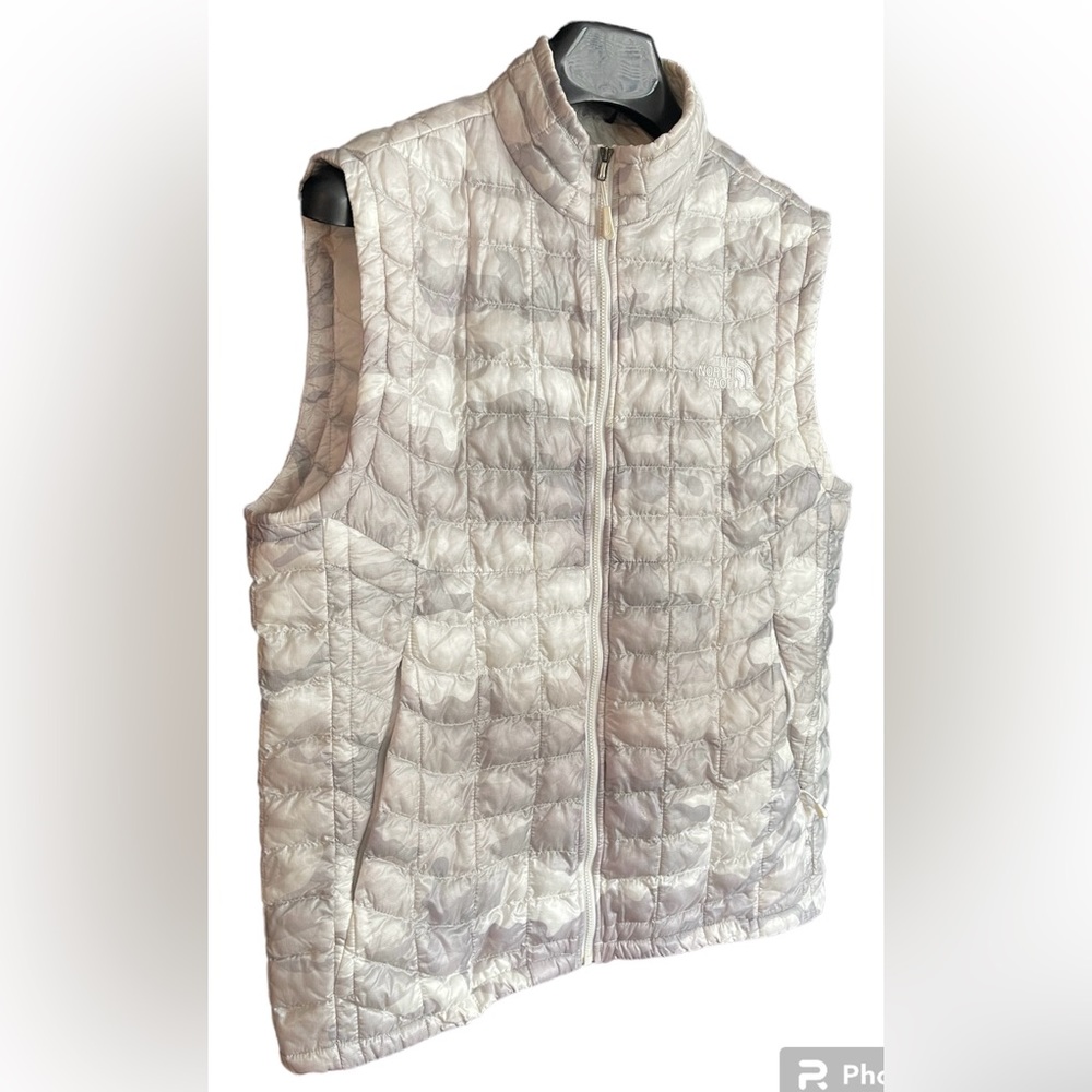 TNF The North Face White Grey Alpine Camouflage Vest Medium Thermoball